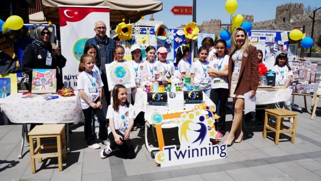 E Twinning günü Kayseri Kalesinde kutlandı