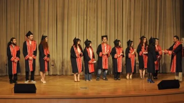 Edebiyat Fakültesi Öğrencilerinin Mezuniyet Sevinci