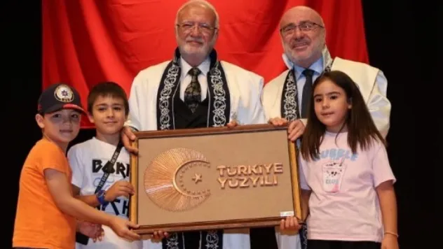 Elitaş'a KAYÜ tarafından Fahri Doktora unvanı verildi