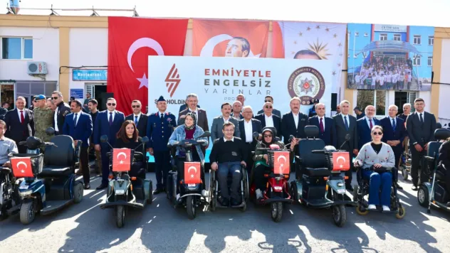 Emniyetle Engelsiz Yarınlar Projesi kapsamında 130 akülü araç dağıtıldı