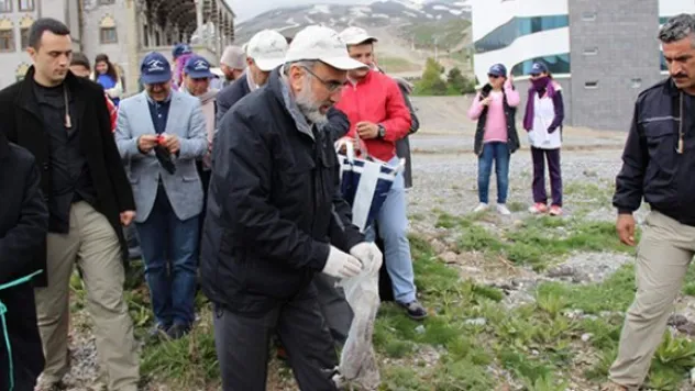 Enerji Bakanı Yıldız, Erciyes'te temizlik etkinliğine katıldı