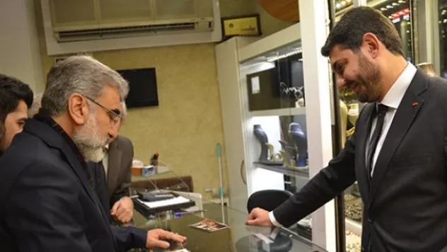 Enerji Ve Tabii Kaynaklar Eski Bakanı Yıldız Kazancılar Çarşısında Esnafı Ziyaret Etti