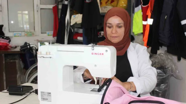 Engelliler kooperatiflerinde tekstil ürünleri üretiyor
