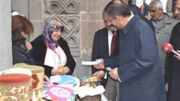 Engelliler Yararına Kermes Açıldı