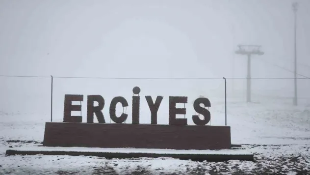 Erciyes'e Mayıs ayında kar yağdı