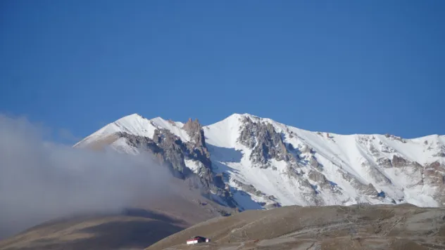 Erciyes gelinliğini giydi