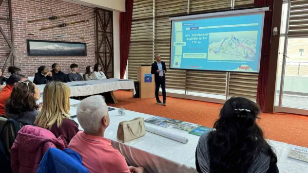 Erciyes, Romanya ve Karayipler'den gelen gençleri hayran bıraktı