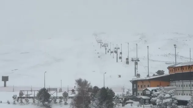 Erciyes'te kapanan pistlerin temizleme çalışmaları sürüyor