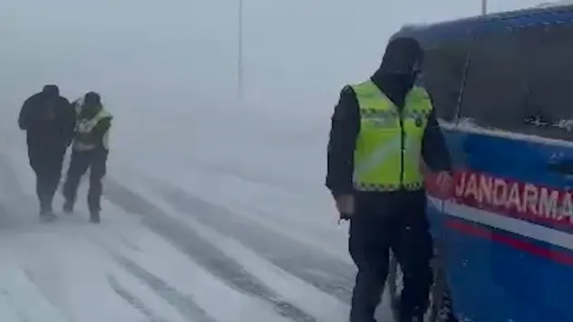 Erciyes'te mahsur kalan vatandaşlar kurtarıldı