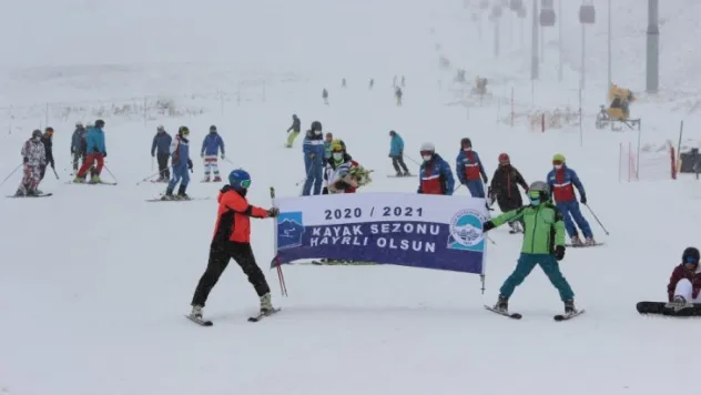 Erciyes'te sezona kar engeli