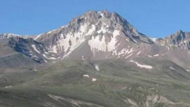 Erciyes'e kar yağdı