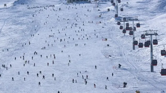 Erciyes son 8 yılın en karlı günlerini yaşıyor