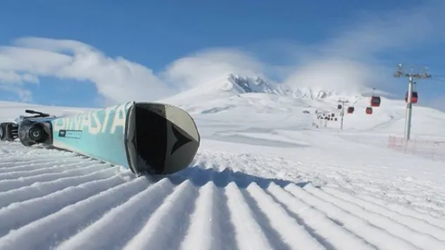 Erciyes'te kayak keyfine rüzgar engeli