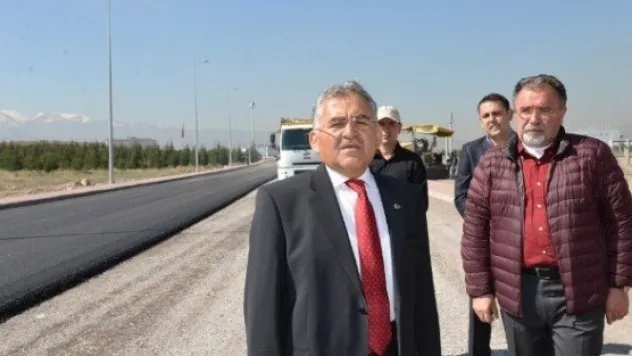 Erciyes Üniversitesine Alternatif Yeni Bir Yol Daha Asfaltlanarak Hizmete Açıldı 