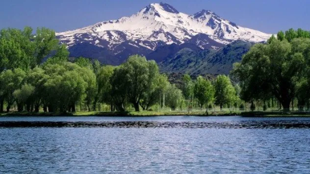 ERCİYES'İ DÜŞÜNÜYORUM GÖZLERİM KAPALI…