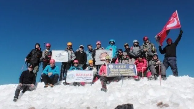 Erciyes'in Zirvesinde Görkemli Kutlama 