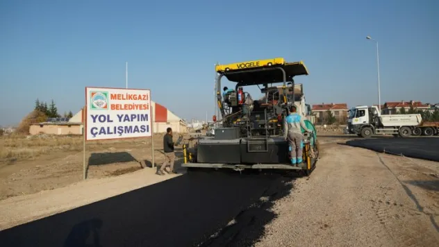 Erenköy Caddesi, Talas ve Komondo Caddesine bağlanıyor