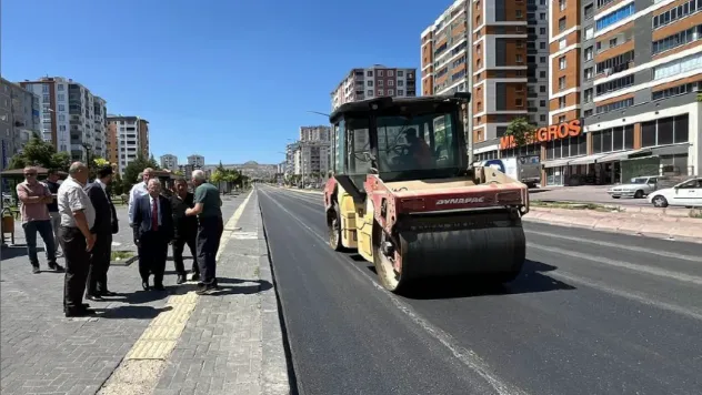 Erkilet Bulvarı'nda Asfalt Yenileme Çalışmaları Devam Ediyor