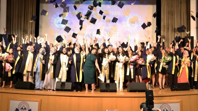 ERÜ Fen Fakültesi 2024-2025 Mezunlarını Verdi