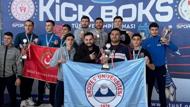 ERÜ Kick Boks takımı Türkiye Şampiyonu oldu