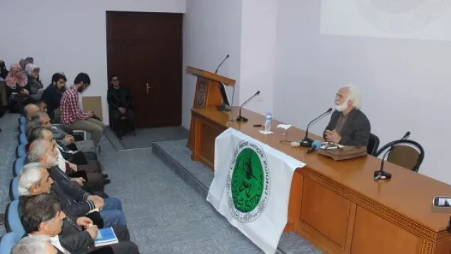 ERÜ'de 'yeni bir dil oluşturmak' konferansı