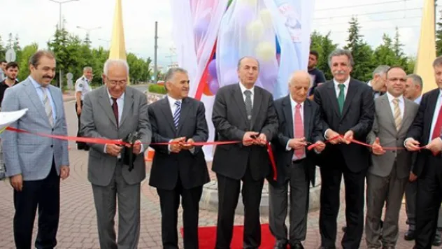 ERÜ'de Prof. Dr. Fuat Sezgin Caddesi açıldı