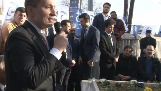 Necmettin Erbakan kabri başında anıldı