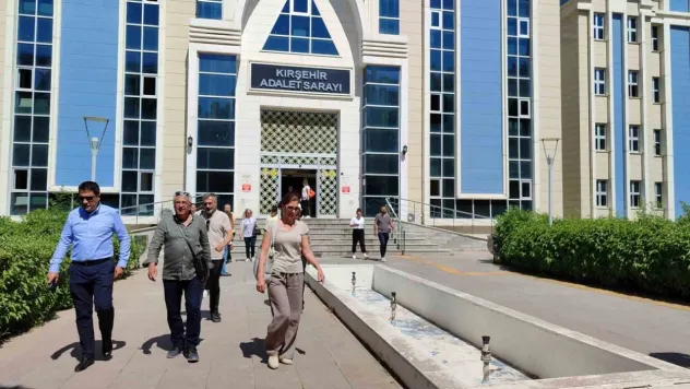 Eski öğrencisinin tacizine uğradığı iddia edilen akademisyen: '7 aydır evimde esirim'