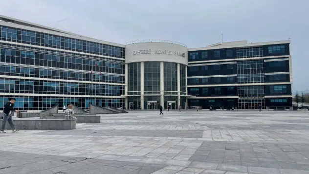 Fabrika önünde eski kız arkadaşını öldüren sanığa ağırlaştırılmış müebbet