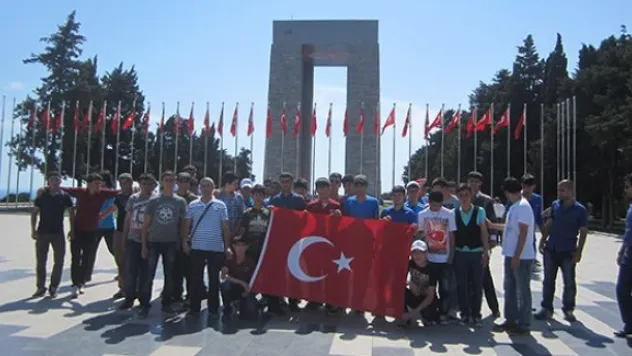 Felahiye'nin başarılı öğrencilerine Çanakkale gezisi