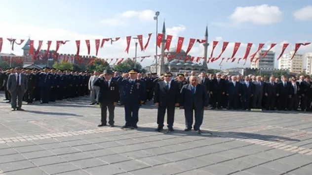 GAZİLER GÜNÜ TÖRENLE KUTLAND