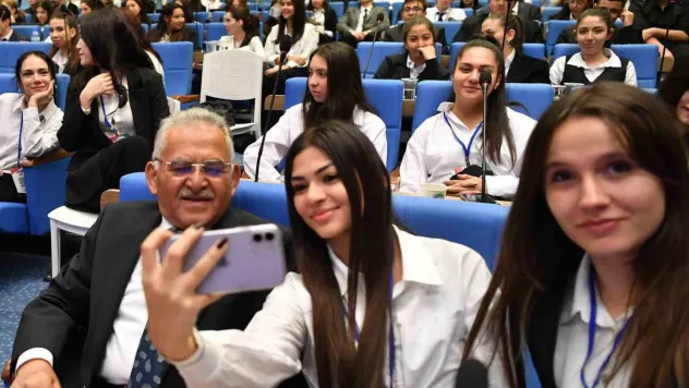 Memduh Başkandan, öğrencilere TBMM gezisi sözü verdi