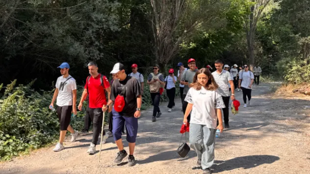 Gençler Koramaz Vadisi'nde Yürüdü