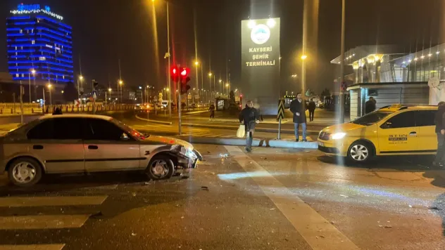 Gizli buzlanma sonucu zincirleme kaza meydana geldi