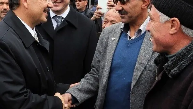 'gönüllerimiz Arasında Mesafe Yok' 