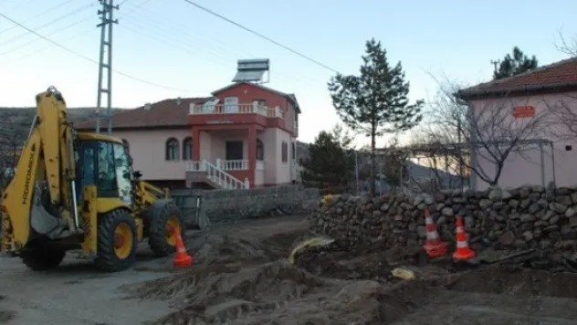 HACILAR'DA ŞAHSA ÖZEL DOĞALGAZ ÇALIŞMASI VATANDAŞIN TEPKİSİNİ ÇEKİYOR