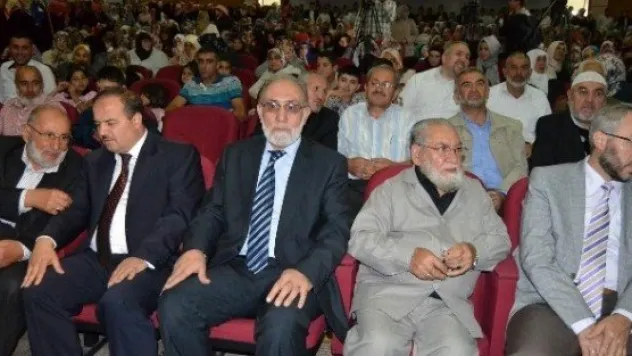 Hafız Olan 49 Öğrenci İçin Tören Düzenlendi 