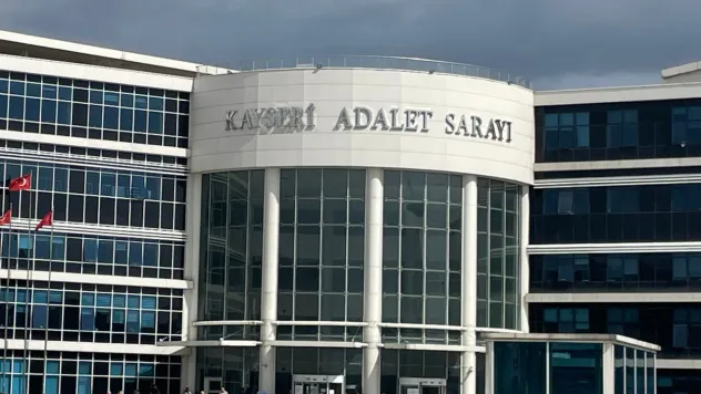 Haklarında 'yağma' suçuyla dava açılan 2 kadın suçlamayı reddetti