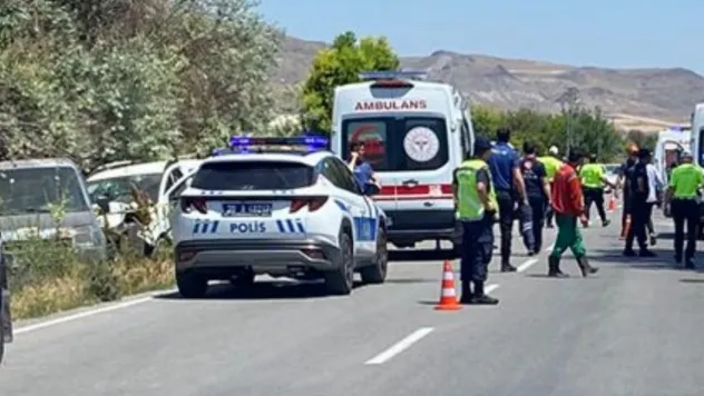 Hasanarpa Mahallesi'nde feci kaza: 1 ölü 8 yaralı