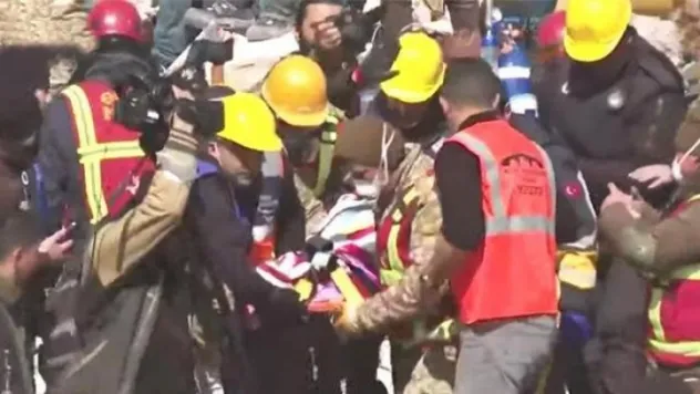 Hatay'da 296. saatte 3 kişi kurtarıldı ALLAHU EKBER