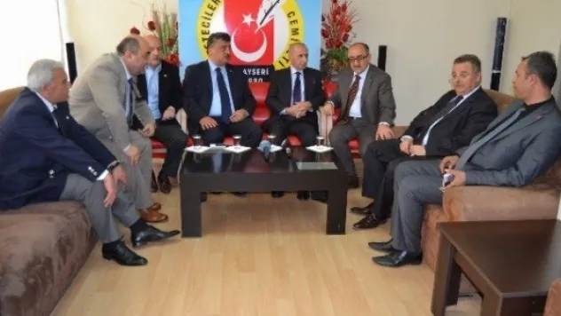 Hikmet Çetin'den Kayseri Gazeteciler Cemiyeti'ne Ziyaret