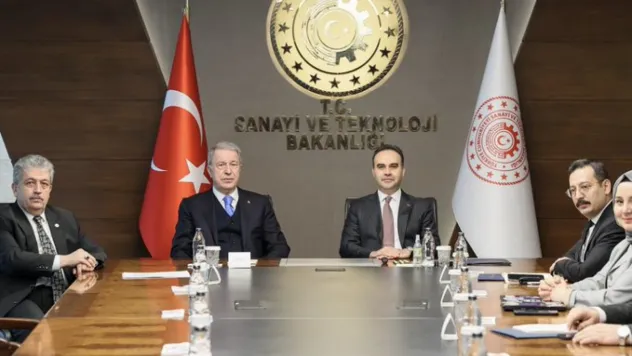 Hulusi Akar, Bakan Kacır ile şehrin projelerini görüştü