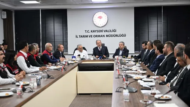 Hulusi Akar: 'Çiftçimizin yalnız olmadığını gösterdik'