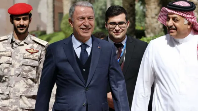 Hulusi Akar, Cumhurbaşkanı Erdoğan ile birlikte, Körfez Ülkeleri Gezisinde