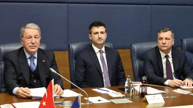 Hulusi Akar'dan Türkiye-Romanya ilişkileri için stratejik işbirliği