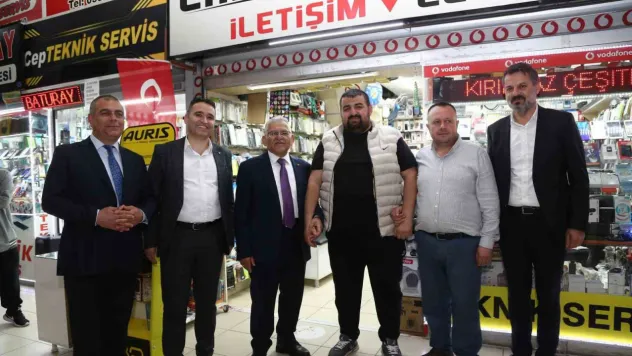 Hunat Çarşısı esnafını ziyaret eden Büyükkılıç'tan birlik, beraberlik mesajı