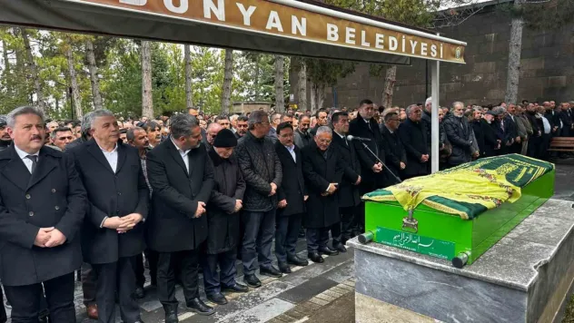 Hüseyin Akay'ın acı günü: Vefat eden annesi son yolculuğuna uğurlandı