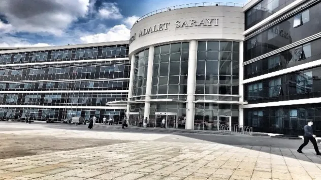 İki araç arasında sıkışan çocuğun hayatını kaybettiği kazanın sanığına 9 yıl 4 ay hapis