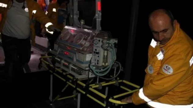 İki Günlük Bebek Ambulans Uçakla Kayseri'ye Getirildi 
