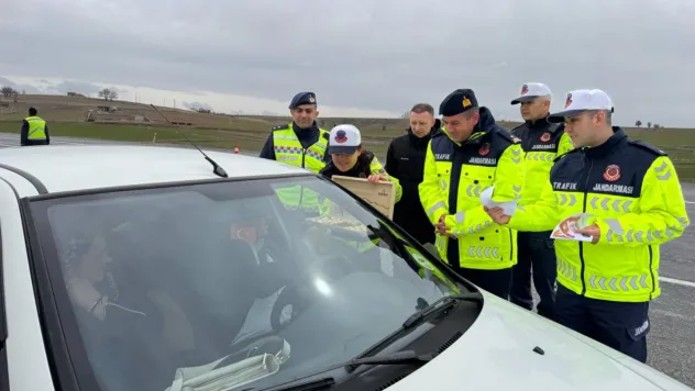 İl Jandarma Komutanı Dedebağı, trafik tedbirlerini yerinde kontrol etti